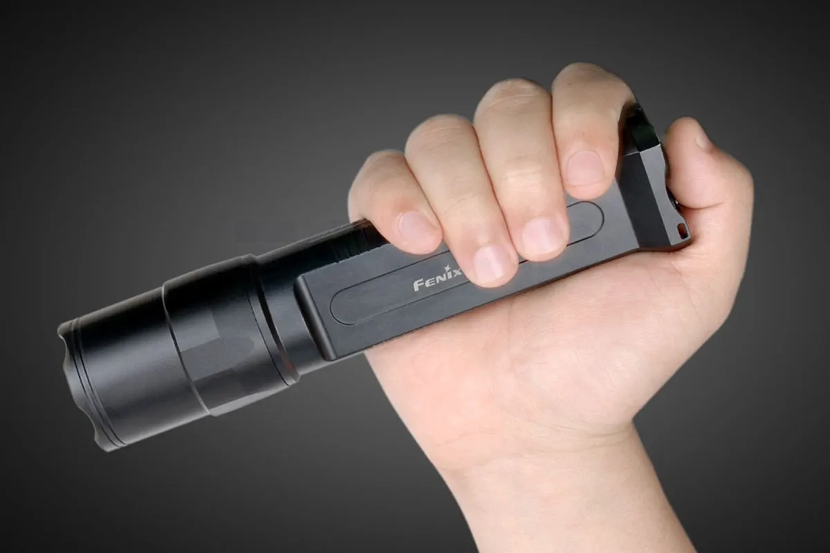Fenix ไฟฉาย รุ่น LD41 ใช้ถ่าน AA 4 ก้อน (Max 960 Lumens) - Image 3