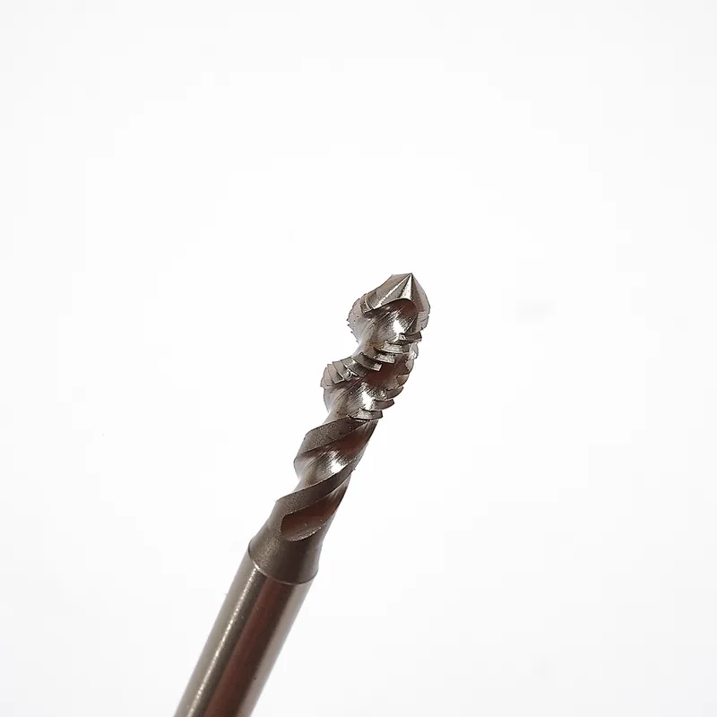 NACHI ดอกต๊าปเกลียว สีเงิน R+2 ขนาด M6X1 รุ่น L6900 - Image 4