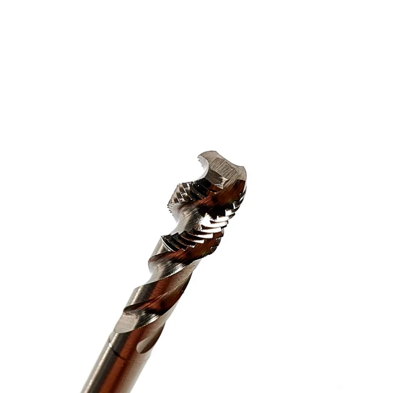NACHI ดอกต๊าปเกลียว สีเงิน R+2 ขนาด M8X1 รุ่น L6900 - Image 3